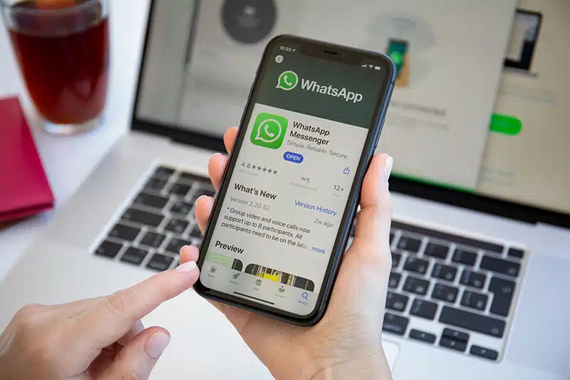 whatsapp la gi